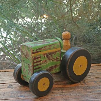 Wood Carving Tractor (Green)
